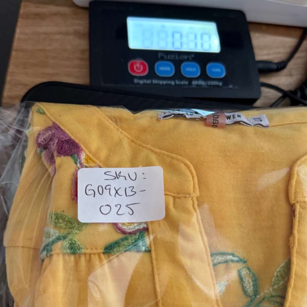 Figueroa & Flower Yellow Floral Embroidered Roll Tab Sleeve Button Down Top S - Picture 14 of 14